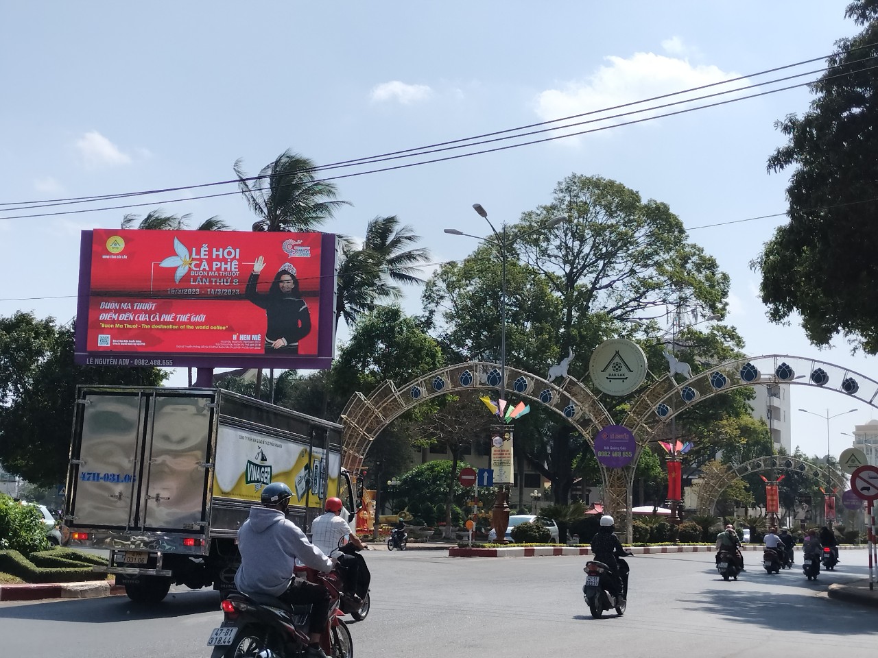 Vận hành khai thác 500 mắt camera an ninh, hoạt động 24/24h, phục vụ công tác phòng ngừa tội phạm trong dịp Lễ hội Cà phê Buôn Ma Thuột lần thứ 8 năm 2023 